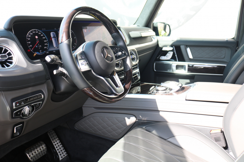 メルセデスベンツ Gクラス G400d ﾏﾇﾌｧｸﾄｩｰｱED　現行型 左H AMGﾗｲﾝ ﾗｸﾞｼﾞｭｱﾘｰPKG ﾚｰﾀﾞｰｾｰﾌﾃｨPKG ｻﾝﾙｰﾌ ﾂｰﾄﾝ革ｼｰﾄ ﾒﾓﾘｰ付Pｼｰﾄ 全席ﾋｰﾀｰ ﾍﾞﾝﾁﾚｰﾀｰ 純正12.3ｲﾝﾁﾜｲﾄﾞﾅﾋﾞ地ﾃﾞｼﾞ Burmester 360°ｶﾒﾗ appleCarplay AndroidAuto PTS LEDﾗｲﾄ AMG20ｲﾝﾁAW　新車保証