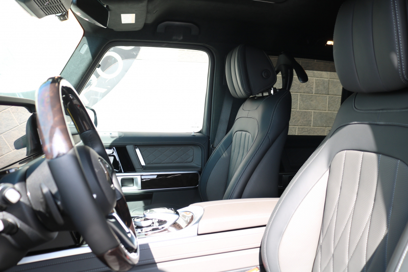 メルセデスベンツ Gクラス G400d ﾏﾇﾌｧｸﾄｩｰｱED　現行型 左H AMGﾗｲﾝ ﾗｸﾞｼﾞｭｱﾘｰPKG ﾚｰﾀﾞｰｾｰﾌﾃｨPKG ｻﾝﾙｰﾌ ﾂｰﾄﾝ革ｼｰﾄ ﾒﾓﾘｰ付Pｼｰﾄ 全席ﾋｰﾀｰ ﾍﾞﾝﾁﾚｰﾀｰ 純正12.3ｲﾝﾁﾜｲﾄﾞﾅﾋﾞ地ﾃﾞｼﾞ Burmester 360°ｶﾒﾗ appleCarplay AndroidAuto PTS LEDﾗｲﾄ AMG20ｲﾝﾁAW　新車保証