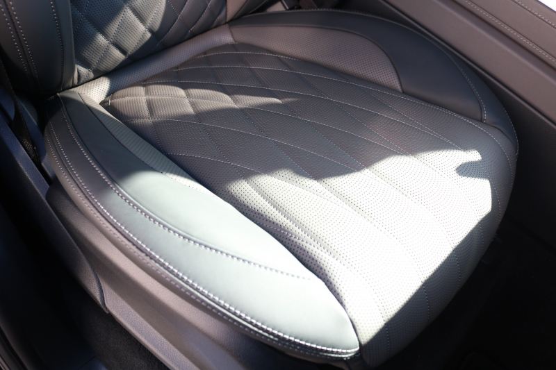 メルセデスベンツ Gクラス G400d ﾏﾇﾌｧｸﾄｩｰｱED　現行型 左H AMGﾗｲﾝ ﾗｸﾞｼﾞｭｱﾘｰPKG ﾚｰﾀﾞｰｾｰﾌﾃｨPKG ｻﾝﾙｰﾌ ﾂｰﾄﾝ革ｼｰﾄ ﾒﾓﾘｰ付Pｼｰﾄ 全席ﾋｰﾀｰ ﾍﾞﾝﾁﾚｰﾀｰ 純正12.3ｲﾝﾁﾜｲﾄﾞﾅﾋﾞ地ﾃﾞｼﾞ Burmester 360°ｶﾒﾗ appleCarplay AndroidAuto PTS LEDﾗｲﾄ AMG20ｲﾝﾁAW　新車保証