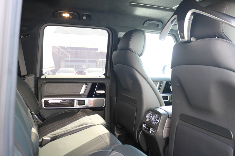 メルセデスベンツ Gクラス G400d ﾏﾇﾌｧｸﾄｩｰｱED　現行型 左H AMGﾗｲﾝ ﾗｸﾞｼﾞｭｱﾘｰPKG ﾚｰﾀﾞｰｾｰﾌﾃｨPKG ｻﾝﾙｰﾌ ﾂｰﾄﾝ革ｼｰﾄ ﾒﾓﾘｰ付Pｼｰﾄ 全席ﾋｰﾀｰ ﾍﾞﾝﾁﾚｰﾀｰ 純正12.3ｲﾝﾁﾜｲﾄﾞﾅﾋﾞ地ﾃﾞｼﾞ Burmester 360°ｶﾒﾗ appleCarplay AndroidAuto PTS LEDﾗｲﾄ AMG20ｲﾝﾁAW　新車保証