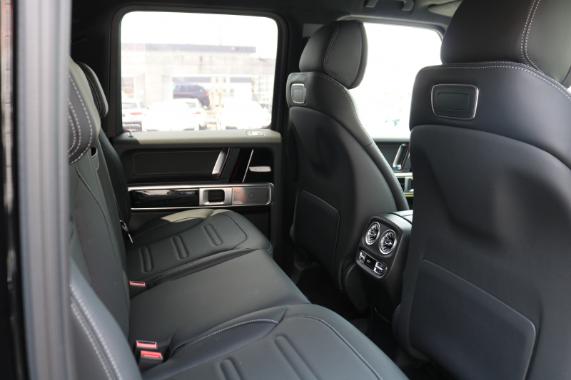 メルセデスベンツ Gクラス G400d AMGﾗｲﾝ　現行型(MC後NEWｲﾝﾃﾘｱ) ﾗｸﾞｼﾞｭｱﾘｰPKG ﾚｰﾀﾞｰｾｰﾌﾃｨPKG SR ﾅｯﾊﾟ黒革ｼｰﾄ ﾒﾓﾘｰ付Pｼｰﾄ 全席ﾋｰﾀｰ 純正12.3ｲﾝﾁﾜｲﾄﾞﾅﾋﾞ地ﾃﾞｼﾞ Burmester 360°ｶﾒﾗ appleCarplay AndroidAuto PTS LEDﾗｲﾄ ｱﾀﾞﾌﾟﾃｨﾌﾞﾀﾞﾝﾋﾟﾝｸﾞ AMG20ｲﾝﾁAW　新車保証