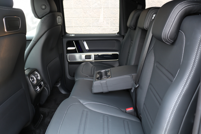 メルセデスベンツ Gクラス G400d AMGﾗｲﾝ　現行型(MC後NEWｲﾝﾃﾘｱ) ﾗｸﾞｼﾞｭｱﾘｰPKG ﾚｰﾀﾞｰｾｰﾌﾃｨPKG SR ﾅｯﾊﾟ黒革ｼｰﾄ ﾒﾓﾘｰ付Pｼｰﾄ 全席ﾋｰﾀｰ 純正12.3ｲﾝﾁﾜｲﾄﾞﾅﾋﾞ地ﾃﾞｼﾞ Burmester 360°ｶﾒﾗ appleCarplay AndroidAuto PTS LEDﾗｲﾄ ｱﾀﾞﾌﾟﾃｨﾌﾞﾀﾞﾝﾋﾟﾝｸﾞ AMG20ｲﾝﾁAW　新車保証