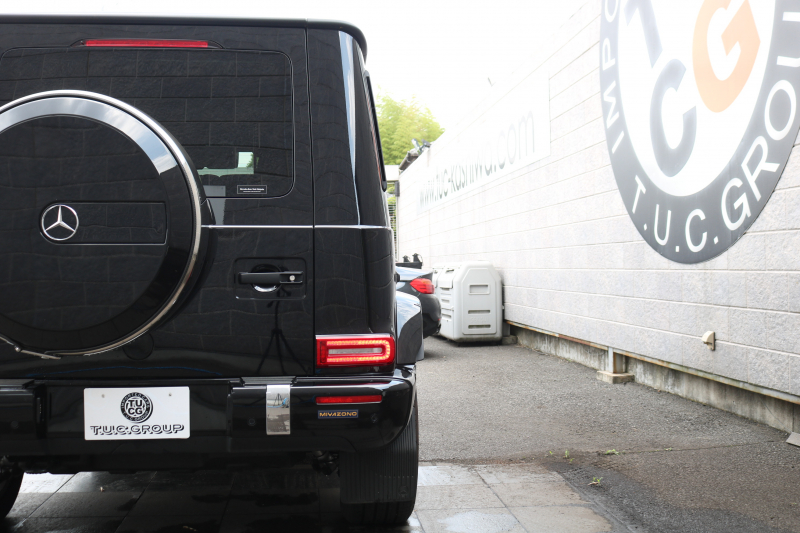 メルセデスベンツ Gクラス G400d AMGﾗｲﾝ　現行型(MC後NEWｲﾝﾃﾘｱ) ﾗｸﾞｼﾞｭｱﾘｰPKG ﾚｰﾀﾞｰｾｰﾌﾃｨPKG SR ﾅｯﾊﾟ黒革ｼｰﾄ ﾒﾓﾘｰ付Pｼｰﾄ 全席ﾋｰﾀｰ 純正12.3ｲﾝﾁﾜｲﾄﾞﾅﾋﾞ地ﾃﾞｼﾞ Burmester 360°ｶﾒﾗ appleCarplay AndroidAuto PTS LEDﾗｲﾄ ｱﾀﾞﾌﾟﾃｨﾌﾞﾀﾞﾝﾋﾟﾝｸﾞ AMG20ｲﾝﾁAW　新車保証