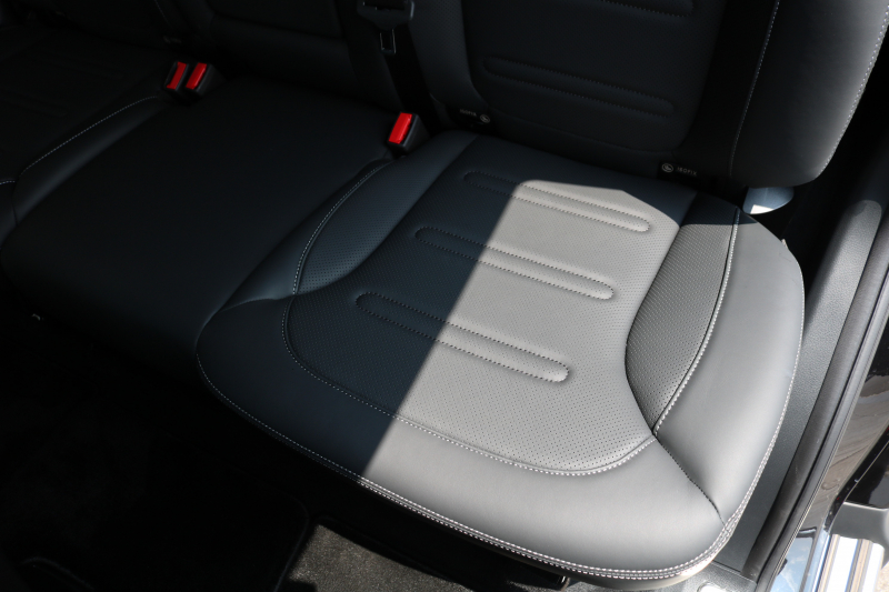 メルセデスベンツ Gクラス G400d AMGﾗｲﾝ　現行型(MC後NEWｲﾝﾃﾘｱ) ﾗｸﾞｼﾞｭｱﾘｰPKG ﾚｰﾀﾞｰｾｰﾌﾃｨPKG SR ﾅｯﾊﾟ黒革ｼｰﾄ ﾒﾓﾘｰ付Pｼｰﾄ 全席ﾋｰﾀｰ 純正12.3ｲﾝﾁﾜｲﾄﾞﾅﾋﾞ地ﾃﾞｼﾞ Burmester 360°ｶﾒﾗ appleCarplay AndroidAuto PTS LEDﾗｲﾄ ｱﾀﾞﾌﾟﾃｨﾌﾞﾀﾞﾝﾋﾟﾝｸﾞ AMG20ｲﾝﾁAW　新車保証