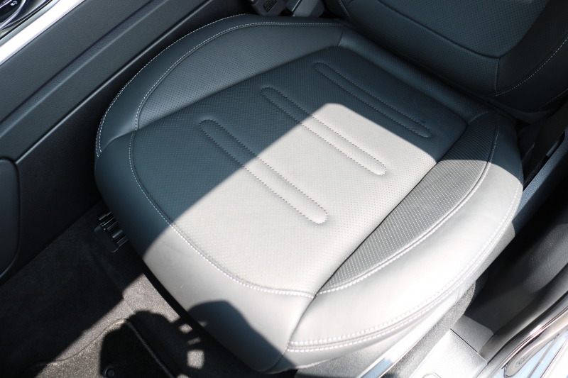 メルセデスベンツ Gクラス G400d AMGﾗｲﾝ　現行型(MC後NEWｲﾝﾃﾘｱ) ﾗｸﾞｼﾞｭｱﾘｰPKG ﾚｰﾀﾞｰｾｰﾌﾃｨPKG SR ﾅｯﾊﾟ黒革ｼｰﾄ ﾒﾓﾘｰ付Pｼｰﾄ 全席ﾋｰﾀｰ 純正12.3ｲﾝﾁﾜｲﾄﾞﾅﾋﾞ地ﾃﾞｼﾞ Burmester 360°ｶﾒﾗ appleCarplay AndroidAuto PTS LEDﾗｲﾄ ｱﾀﾞﾌﾟﾃｨﾌﾞﾀﾞﾝﾋﾟﾝｸﾞ AMG20ｲﾝﾁAW　新車保証