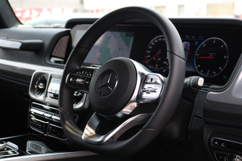 メルセデスベンツ Gクラス G400d AMGﾗｲﾝ　現行型(MC後NEWｲﾝﾃﾘｱ) ﾗｸﾞｼﾞｭｱﾘｰPKG ﾚｰﾀﾞｰｾｰﾌﾃｨPKG SR ﾅｯﾊﾟ黒革ｼｰﾄ ﾒﾓﾘｰ付Pｼｰﾄ 全席ﾋｰﾀｰ 純正12.3ｲﾝﾁﾜｲﾄﾞﾅﾋﾞ地ﾃﾞｼﾞ Burmester 360°ｶﾒﾗ appleCarplay AndroidAuto PTS LEDﾗｲﾄ ｱﾀﾞﾌﾟﾃｨﾌﾞﾀﾞﾝﾋﾟﾝｸﾞ AMG20ｲﾝﾁAW　新車保証