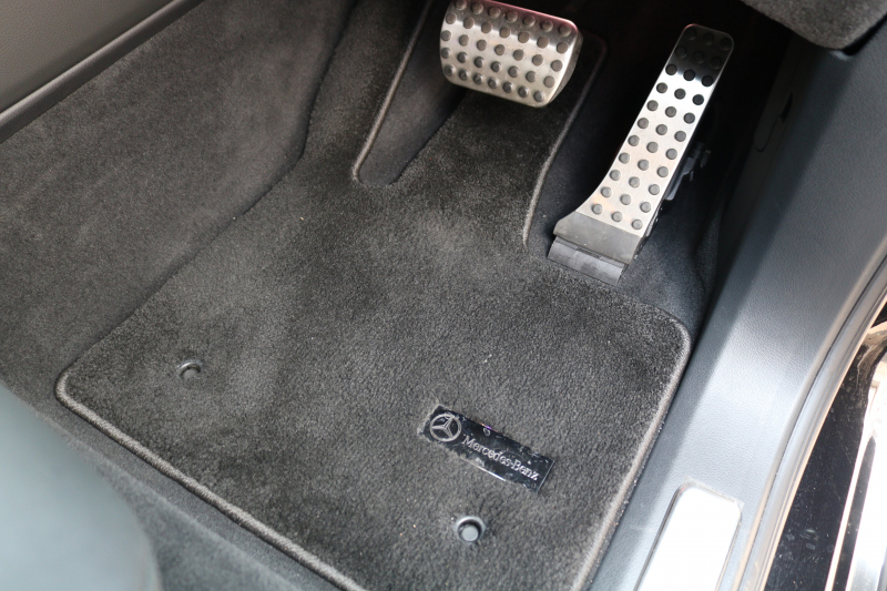 メルセデスベンツ Gクラス G400d AMGﾗｲﾝ　現行型(MC後NEWｲﾝﾃﾘｱ) ﾗｸﾞｼﾞｭｱﾘｰPKG ﾚｰﾀﾞｰｾｰﾌﾃｨPKG SR ﾅｯﾊﾟ黒革ｼｰﾄ ﾒﾓﾘｰ付Pｼｰﾄ 全席ﾋｰﾀｰ 純正12.3ｲﾝﾁﾜｲﾄﾞﾅﾋﾞ地ﾃﾞｼﾞ Burmester 360°ｶﾒﾗ appleCarplay AndroidAuto PTS LEDﾗｲﾄ ｱﾀﾞﾌﾟﾃｨﾌﾞﾀﾞﾝﾋﾟﾝｸﾞ AMG20ｲﾝﾁAW　新車保証