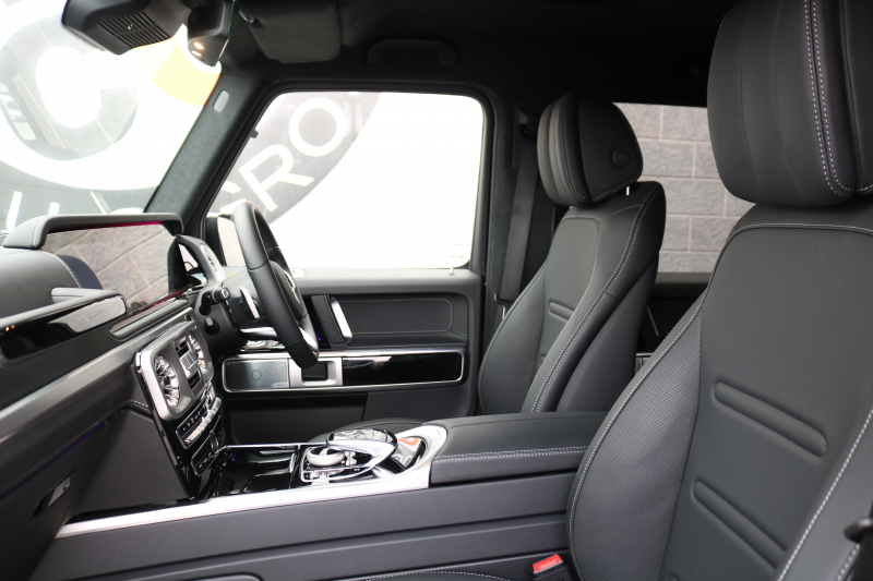 メルセデスベンツ Gクラス G400d AMGﾗｲﾝ　現行型(MC後NEWｲﾝﾃﾘｱ) ﾗｸﾞｼﾞｭｱﾘｰPKG ﾚｰﾀﾞｰｾｰﾌﾃｨPKG SR ﾅｯﾊﾟ黒革ｼｰﾄ ﾒﾓﾘｰ付Pｼｰﾄ 全席ﾋｰﾀｰ 純正12.3ｲﾝﾁﾜｲﾄﾞﾅﾋﾞ地ﾃﾞｼﾞ Burmester 360°ｶﾒﾗ appleCarplay AndroidAuto PTS LEDﾗｲﾄ ｱﾀﾞﾌﾟﾃｨﾌﾞﾀﾞﾝﾋﾟﾝｸﾞ AMG20ｲﾝﾁAW　新車保証