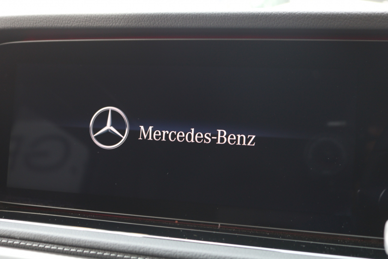 メルセデスベンツ Gクラス G400d AMGﾗｲﾝ　現行型(MC後NEWｲﾝﾃﾘｱ) ﾗｸﾞｼﾞｭｱﾘｰPKG ﾚｰﾀﾞｰｾｰﾌﾃｨPKG SR ﾅｯﾊﾟ黒革ｼｰﾄ ﾒﾓﾘｰ付Pｼｰﾄ 全席ﾋｰﾀｰ 純正12.3ｲﾝﾁﾜｲﾄﾞﾅﾋﾞ地ﾃﾞｼﾞ Burmester 360°ｶﾒﾗ appleCarplay AndroidAuto PTS LEDﾗｲﾄ ｱﾀﾞﾌﾟﾃｨﾌﾞﾀﾞﾝﾋﾟﾝｸﾞ AMG20ｲﾝﾁAW　新車保証