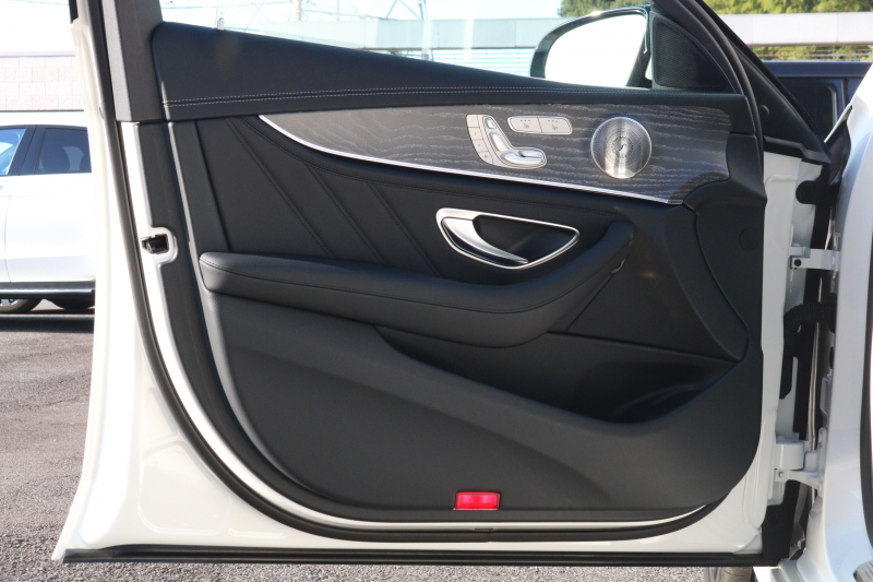 AMG Eクラス E53ﾜｺﾞﾝ 4MATIC+(ISG搭載ﾓﾃﾞﾙ)　後期型 ｴｸｽｸﾙｰｼﾌﾞPKG ｴﾅｼﾞｬｲｼﾞﾝｸﾞPKGﾌﾟﾗｽ ｴｱﾊﾞﾗﾝｽPKG ﾚｰﾀﾞｰｾｰﾌﾃｨPKG ﾊﾟﾉﾗﾏSR 黒ﾅｯﾊﾟ革 ｼｰﾄﾋｰﾀ ﾍﾞﾝﾁﾚｰﾀ 純正ﾅﾋﾞ地ﾃﾞｼﾞ 360°ｶﾒﾗ MBUX Burmester Applecarplay HUD PTS AMG20ｲﾝﾁAW　新車保証