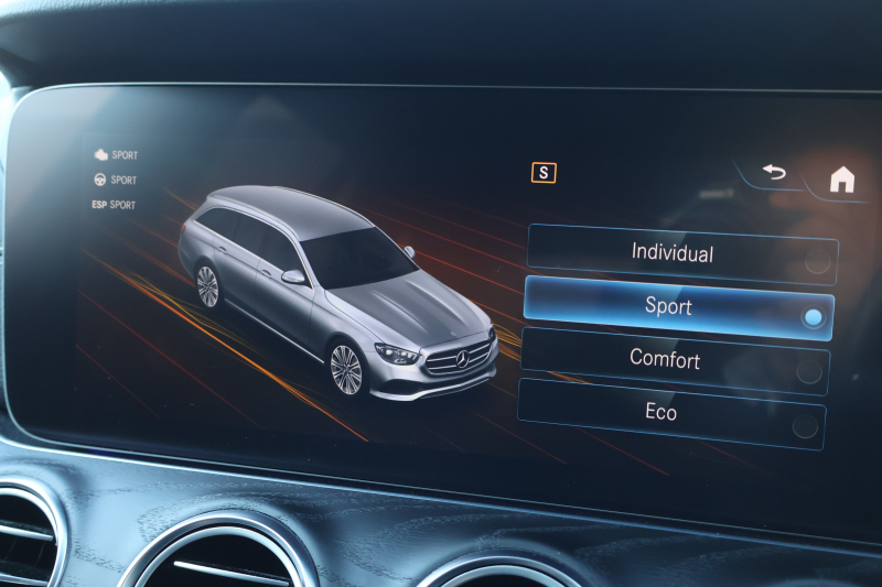 メルセデスベンツ Eクラス E220dﾜｺﾞﾝ ｽﾎﾟｰﾂ　後期型 ｴｸｽｸﾙｰｼﾌﾞPKG AMGﾗｲﾝｲﾝﾃﾘｱPKG ｴｱﾊﾞﾗﾝｽPKG ﾚｰﾀﾞｰｾｰﾌﾃｨPKG 1ｵｰﾅｰ ﾊﾟﾉﾗﾏSR 黒ﾅｯﾊﾟ革 ｼｰﾄﾋｰﾀ 純正ﾅﾋﾞ地ﾃﾞｼﾞ 360°ｶﾒﾗ MBUX Burmester Applecarplay ﾜｲﾔﾚｽﾁｬｰｼﾞﾝｸﾞ HUD PTS AMG19ｲﾝﾁAW　新車保証