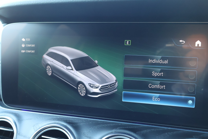 メルセデスベンツ Eクラス E220dﾜｺﾞﾝ ｽﾎﾟｰﾂ　後期型 ｴｸｽｸﾙｰｼﾌﾞPKG AMGﾗｲﾝｲﾝﾃﾘｱPKG ｴｱﾊﾞﾗﾝｽPKG ﾚｰﾀﾞｰｾｰﾌﾃｨPKG 1ｵｰﾅｰ ﾊﾟﾉﾗﾏSR 黒ﾅｯﾊﾟ革 ｼｰﾄﾋｰﾀ 純正ﾅﾋﾞ地ﾃﾞｼﾞ 360°ｶﾒﾗ MBUX Burmester Applecarplay ﾜｲﾔﾚｽﾁｬｰｼﾞﾝｸﾞ HUD PTS AMG19ｲﾝﾁAW　新車保証