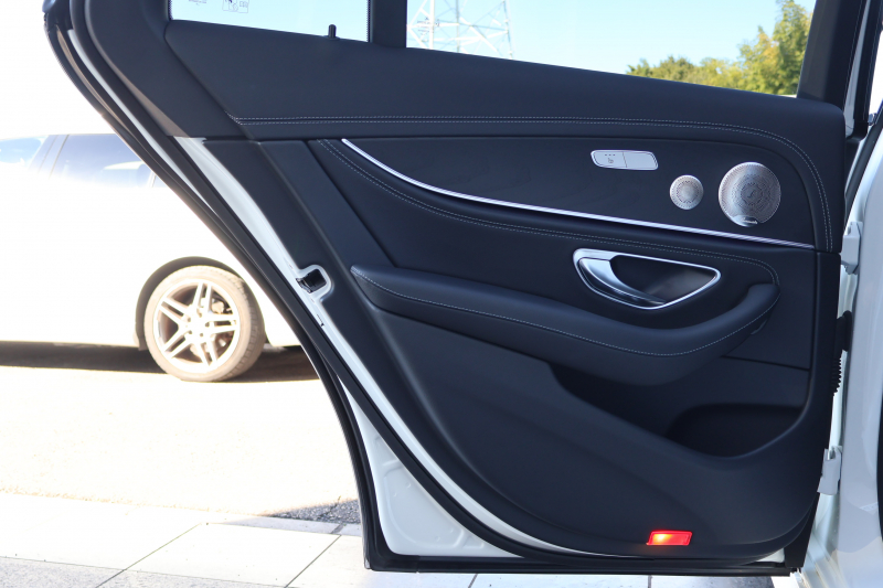 メルセデスベンツ Eクラス E220dﾜｺﾞﾝ ｽﾎﾟｰﾂ　後期型 ｴｸｽｸﾙｰｼﾌﾞPKG AMGﾗｲﾝｲﾝﾃﾘｱPKG ｴｱﾊﾞﾗﾝｽPKG ﾚｰﾀﾞｰｾｰﾌﾃｨPKG 1ｵｰﾅｰ ﾊﾟﾉﾗﾏSR 黒ﾅｯﾊﾟ革 ｼｰﾄﾋｰﾀ 純正ﾅﾋﾞ地ﾃﾞｼﾞ 360°ｶﾒﾗ MBUX Burmester Applecarplay ﾜｲﾔﾚｽﾁｬｰｼﾞﾝｸﾞ HUD PTS AMG19ｲﾝﾁAW　新車保証