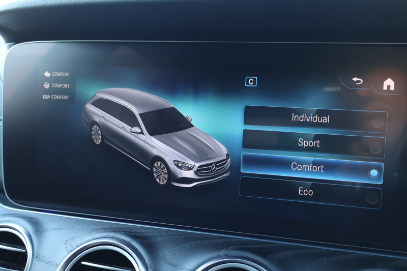 メルセデスベンツ Eクラス E220dﾜｺﾞﾝ ｽﾎﾟｰﾂ　後期型 ｴｸｽｸﾙｰｼﾌﾞPKG AMGﾗｲﾝｲﾝﾃﾘｱPKG ｴｱﾊﾞﾗﾝｽPKG ﾚｰﾀﾞｰｾｰﾌﾃｨPKG 1ｵｰﾅｰ ﾊﾟﾉﾗﾏSR 黒ﾅｯﾊﾟ革 ｼｰﾄﾋｰﾀ 純正ﾅﾋﾞ地ﾃﾞｼﾞ 360°ｶﾒﾗ MBUX Burmester Applecarplay ﾜｲﾔﾚｽﾁｬｰｼﾞﾝｸﾞ HUD PTS AMG19ｲﾝﾁAW　新車保証