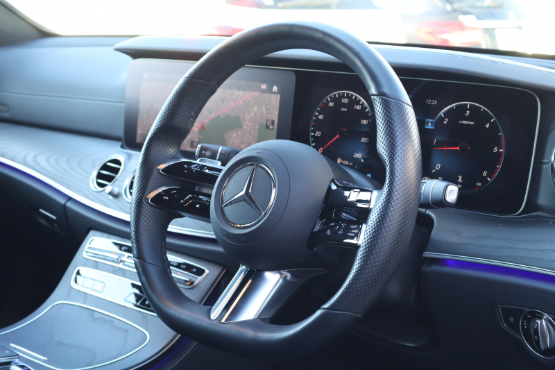メルセデスベンツ Eクラス E220dﾜｺﾞﾝ ｽﾎﾟｰﾂ　後期型 ｴｸｽｸﾙｰｼﾌﾞPKG AMGﾗｲﾝｲﾝﾃﾘｱPKG ｴｱﾊﾞﾗﾝｽPKG ﾚｰﾀﾞｰｾｰﾌﾃｨPKG 1ｵｰﾅｰ ﾊﾟﾉﾗﾏSR 黒ﾅｯﾊﾟ革 ｼｰﾄﾋｰﾀ 純正ﾅﾋﾞ地ﾃﾞｼﾞ 360°ｶﾒﾗ MBUX Burmester Applecarplay ﾜｲﾔﾚｽﾁｬｰｼﾞﾝｸﾞ HUD PTS AMG19ｲﾝﾁAW　新車保証