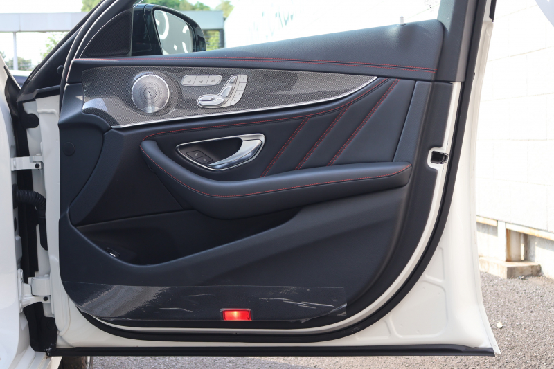 AMG Eクラス E53 4MATIC+　中期型 ｴｸｽｸﾙｰｼﾌﾞPKG AMGｽﾀﾘﾝｸﾞPKG(E53専用) ﾚｰﾀﾞｰｾｰﾌﾃｨPKG ｴｱﾊﾞﾗﾝｽPKG 1ｵｰﾅｰ ISG搭載 ﾊﾟﾉﾗﾏSR ｷｰﾚｽGO 黒ﾅｯﾊﾟ革 ｼｰﾄﾋｰﾀ ﾍﾞﾝﾁﾚｰﾀ 純正ﾅﾋﾞ地ﾃﾞｼﾞ 360°ｶﾒﾗ Burmester Applecarplay HUD PTS AMG20ｲﾝﾁAW　2年保証