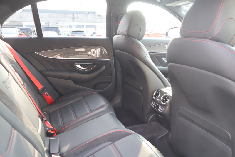 AMG Eクラス E53 4MATIC+　中期型 ｴｸｽｸﾙｰｼﾌﾞPKG AMGｽﾀﾘﾝｸﾞPKG(E53専用) ﾚｰﾀﾞｰｾｰﾌﾃｨPKG ｴｱﾊﾞﾗﾝｽPKG 1ｵｰﾅｰ ISG搭載 ﾊﾟﾉﾗﾏSR ｷｰﾚｽGO 黒ﾅｯﾊﾟ革 ｼｰﾄﾋｰﾀ ﾍﾞﾝﾁﾚｰﾀ 純正ﾅﾋﾞ地ﾃﾞｼﾞ 360°ｶﾒﾗ Burmester Applecarplay HUD PTS AMG20ｲﾝﾁAW　2年保証