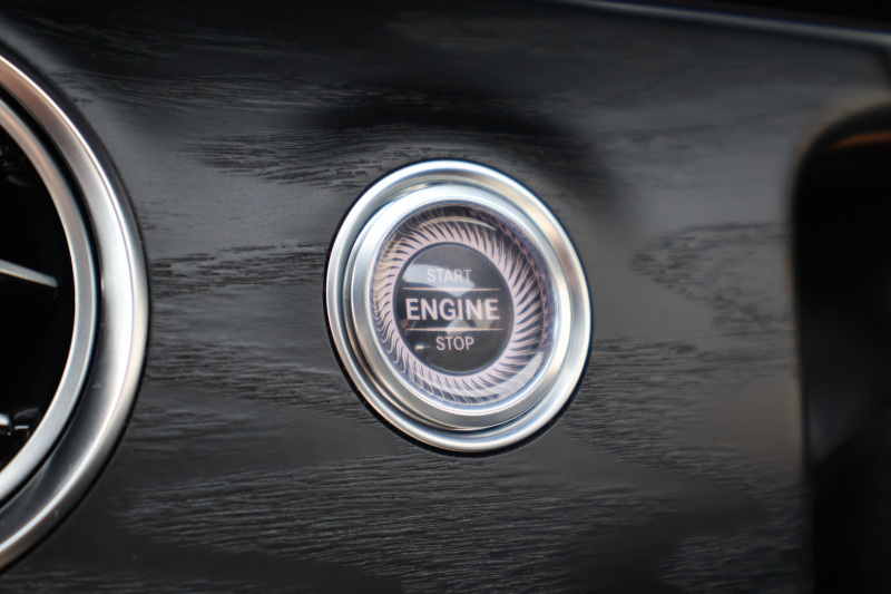 メルセデスベンツ Eクラス E220d ｽﾃｰｼｮﾝﾜｺﾞﾝ ｽﾎﾟｰﾂ　後期型 ｴｸｽｸﾙｰｼﾌﾞPKG ｴｱﾊﾞﾗﾝｽPKG ﾚｰﾀﾞｰｾｰﾌﾃｨPKG ﾊﾟﾉﾗﾏSR 茶ﾅｯﾊﾟ革 ｼｰﾄﾋｰﾀ 純正ﾅﾋﾞ地ﾃﾞｼﾞ 360°ｶﾒﾗ MBUX ARﾅﾋﾞｹﾞｰｼｮﾝ Burmester Applecarplay ﾜｲﾔﾚｽﾁｬｰｼﾞﾝｸﾞ HUD PTS AMG19ｲﾝﾁAW　2年保証