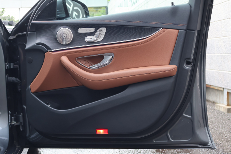 メルセデスベンツ Eクラス E220d ｽﾃｰｼｮﾝﾜｺﾞﾝ ｽﾎﾟｰﾂ　後期型 ｴｸｽｸﾙｰｼﾌﾞPKG ｴｱﾊﾞﾗﾝｽPKG ﾚｰﾀﾞｰｾｰﾌﾃｨPKG ﾊﾟﾉﾗﾏSR 茶ﾅｯﾊﾟ革 ｼｰﾄﾋｰﾀ 純正ﾅﾋﾞ地ﾃﾞｼﾞ 360°ｶﾒﾗ MBUX ARﾅﾋﾞｹﾞｰｼｮﾝ Burmester Applecarplay ﾜｲﾔﾚｽﾁｬｰｼﾞﾝｸﾞ HUD PTS AMG19ｲﾝﾁAW　2年保証