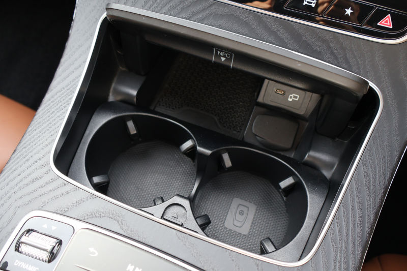 メルセデスベンツ Eクラス E220d ｽﾃｰｼｮﾝﾜｺﾞﾝ ｽﾎﾟｰﾂ　後期型 ｴｸｽｸﾙｰｼﾌﾞPKG ｴｱﾊﾞﾗﾝｽPKG ﾚｰﾀﾞｰｾｰﾌﾃｨPKG ﾊﾟﾉﾗﾏSR 茶ﾅｯﾊﾟ革 ｼｰﾄﾋｰﾀ 純正ﾅﾋﾞ地ﾃﾞｼﾞ 360°ｶﾒﾗ MBUX ARﾅﾋﾞｹﾞｰｼｮﾝ Burmester Applecarplay ﾜｲﾔﾚｽﾁｬｰｼﾞﾝｸﾞ HUD PTS AMG19ｲﾝﾁAW　2年保証