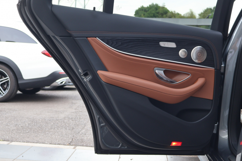 メルセデスベンツ Eクラス E220d ｽﾃｰｼｮﾝﾜｺﾞﾝ ｽﾎﾟｰﾂ　後期型 ｴｸｽｸﾙｰｼﾌﾞPKG ｴｱﾊﾞﾗﾝｽPKG ﾚｰﾀﾞｰｾｰﾌﾃｨPKG ﾊﾟﾉﾗﾏSR 茶ﾅｯﾊﾟ革 ｼｰﾄﾋｰﾀ 純正ﾅﾋﾞ地ﾃﾞｼﾞ 360°ｶﾒﾗ MBUX ARﾅﾋﾞｹﾞｰｼｮﾝ Burmester Applecarplay ﾜｲﾔﾚｽﾁｬｰｼﾞﾝｸﾞ HUD PTS AMG19ｲﾝﾁAW　2年保証