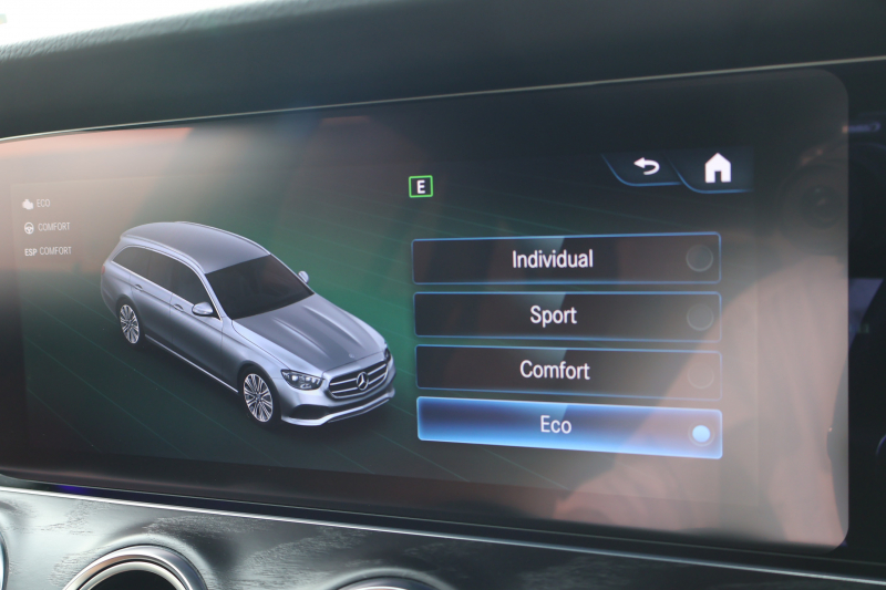 メルセデスベンツ Eクラス E220d ｽﾃｰｼｮﾝﾜｺﾞﾝ ｽﾎﾟｰﾂ　後期型 ｴｸｽｸﾙｰｼﾌﾞPKG ｴｱﾊﾞﾗﾝｽPKG ﾚｰﾀﾞｰｾｰﾌﾃｨPKG ﾊﾟﾉﾗﾏSR 茶ﾅｯﾊﾟ革 ｼｰﾄﾋｰﾀ 純正ﾅﾋﾞ地ﾃﾞｼﾞ 360°ｶﾒﾗ MBUX ARﾅﾋﾞｹﾞｰｼｮﾝ Burmester Applecarplay ﾜｲﾔﾚｽﾁｬｰｼﾞﾝｸﾞ HUD PTS AMG19ｲﾝﾁAW　2年保証