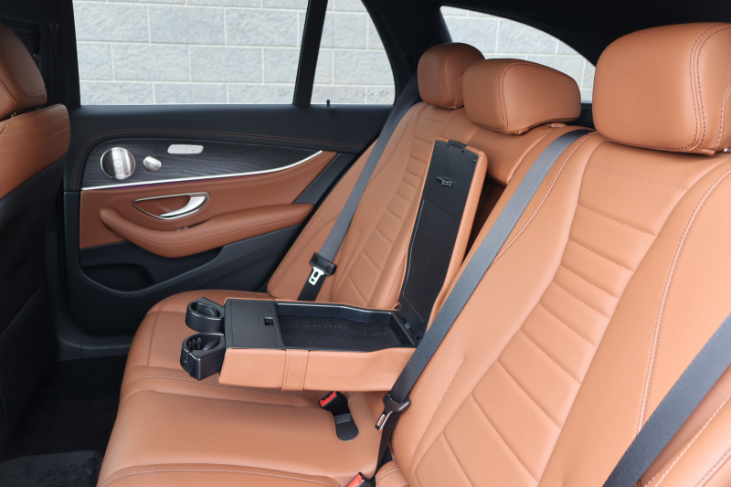 メルセデスベンツ Eクラス E220d ｽﾃｰｼｮﾝﾜｺﾞﾝ ｽﾎﾟｰﾂ　後期型 ｴｸｽｸﾙｰｼﾌﾞPKG ｴｱﾊﾞﾗﾝｽPKG ﾚｰﾀﾞｰｾｰﾌﾃｨPKG ﾊﾟﾉﾗﾏSR 茶ﾅｯﾊﾟ革 ｼｰﾄﾋｰﾀ 純正ﾅﾋﾞ地ﾃﾞｼﾞ 360°ｶﾒﾗ MBUX ARﾅﾋﾞｹﾞｰｼｮﾝ Burmester Applecarplay ﾜｲﾔﾚｽﾁｬｰｼﾞﾝｸﾞ HUD PTS AMG19ｲﾝﾁAW　2年保証