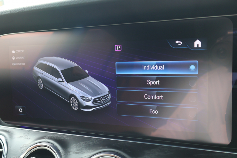 メルセデスベンツ Eクラス E220d ｽﾃｰｼｮﾝﾜｺﾞﾝ ｽﾎﾟｰﾂ　後期型 ｴｸｽｸﾙｰｼﾌﾞPKG ｴｱﾊﾞﾗﾝｽPKG ﾚｰﾀﾞｰｾｰﾌﾃｨPKG ﾊﾟﾉﾗﾏSR 茶ﾅｯﾊﾟ革 ｼｰﾄﾋｰﾀ 純正ﾅﾋﾞ地ﾃﾞｼﾞ 360°ｶﾒﾗ MBUX ARﾅﾋﾞｹﾞｰｼｮﾝ Burmester Applecarplay ﾜｲﾔﾚｽﾁｬｰｼﾞﾝｸﾞ HUD PTS AMG19ｲﾝﾁAW　2年保証