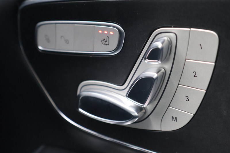 メルセデスベンツ Vクラス V220d ｱﾊﾞﾝｷﾞｬﾙﾄﾞ ﾛﾝｸﾞ　後期型 AMGﾗｲﾝ ﾚｰﾀﾞｰｾｰﾌﾃｨPKG ｴｸｽｸﾙｰｼﾌﾞｼｰﾄPKG 黒革 2列目ｴｸｽｸﾙｰｼﾌﾞｼｰﾄ ｼｰﾄﾋｰﾀ ﾍﾞﾝﾁﾚｰﾀ 純正ﾅﾋﾞ地ﾃﾞｼﾞ 360度ｶﾒﾗ Burmester LED AMG19ｲﾝﾁAW　2年保証