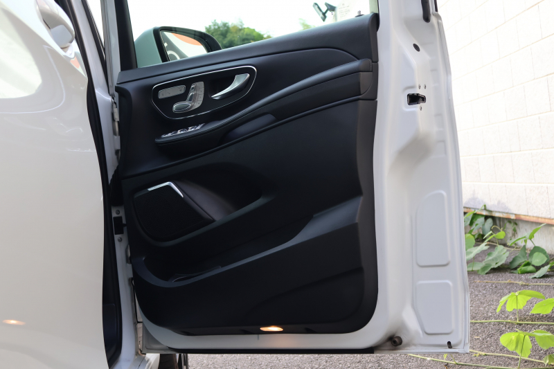 メルセデスベンツ Vクラス V220d ｱﾊﾞﾝｷﾞｬﾙﾄﾞ ﾛﾝｸﾞ　後期型 AMGﾗｲﾝ ﾚｰﾀﾞｰｾｰﾌﾃｨPKG ｴｸｽｸﾙｰｼﾌﾞｼｰﾄPKG 黒革 2列目ｴｸｽｸﾙｰｼﾌﾞｼｰﾄ ｼｰﾄﾋｰﾀ ﾍﾞﾝﾁﾚｰﾀ 純正ﾅﾋﾞ地ﾃﾞｼﾞ 360度ｶﾒﾗ Burmester LED AMG19ｲﾝﾁAW　2年保証