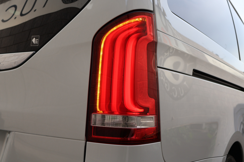 メルセデスベンツ Vクラス V220d ｱﾊﾞﾝｷﾞｬﾙﾄﾞ ﾛﾝｸﾞ　後期型 AMGﾗｲﾝ ﾚｰﾀﾞｰｾｰﾌﾃｨPKG ｴｸｽｸﾙｰｼﾌﾞｼｰﾄPKG 黒革 2列目ｴｸｽｸﾙｰｼﾌﾞｼｰﾄ ｼｰﾄﾋｰﾀ ﾍﾞﾝﾁﾚｰﾀ 純正ﾅﾋﾞ地ﾃﾞｼﾞ 360度ｶﾒﾗ Burmester LED AMG19ｲﾝﾁAW　2年保証