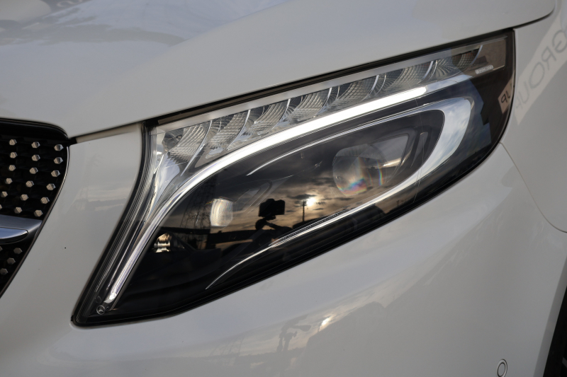 メルセデスベンツ Vクラス V220d ｱﾊﾞﾝｷﾞｬﾙﾄﾞ ﾛﾝｸﾞ　後期型 AMGﾗｲﾝ ﾚｰﾀﾞｰｾｰﾌﾃｨPKG ｴｸｽｸﾙｰｼﾌﾞｼｰﾄPKG 黒革 2列目ｴｸｽｸﾙｰｼﾌﾞｼｰﾄ ｼｰﾄﾋｰﾀ ﾍﾞﾝﾁﾚｰﾀ 純正ﾅﾋﾞ地ﾃﾞｼﾞ 360度ｶﾒﾗ Burmester LED AMG19ｲﾝﾁAW　2年保証