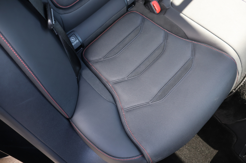 AMG Cクラス C43 4MATIC(BSG搭載ﾓﾃﾞﾙ)　現行型 Mercedes-AMGｴｸｽﾃﾘｱ＆ｲﾝﾃﾘｱ AMGﾅｲﾄPKG ﾚｰﾀﾞｰｾｰﾌﾃｨPKG ﾊﾟﾉﾗﾏSR 黒革 ｼｰﾄﾋｰﾀｰ ﾍﾞﾝﾁﾚｰﾀｰ MBUX ARﾅﾋﾞ地ﾃﾞｼﾞ 360度ｶﾒﾗ Burmester AppleCarPlay ﾘｱｱｸｽﾙｽﾃｱﾘﾝｸﾞ HUD AMG19ｲﾝﾁAW　新車保証