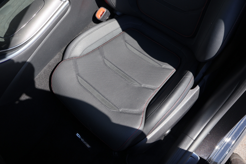 AMG Cクラス C43 4MATIC(BSG搭載ﾓﾃﾞﾙ)　現行型 Mercedes-AMGｴｸｽﾃﾘｱ＆ｲﾝﾃﾘｱ AMGﾅｲﾄPKG ﾚｰﾀﾞｰｾｰﾌﾃｨPKG ﾊﾟﾉﾗﾏSR 黒革 ｼｰﾄﾋｰﾀｰ ﾍﾞﾝﾁﾚｰﾀｰ MBUX ARﾅﾋﾞ地ﾃﾞｼﾞ 360度ｶﾒﾗ Burmester AppleCarPlay ﾘｱｱｸｽﾙｽﾃｱﾘﾝｸﾞ HUD AMG19ｲﾝﾁAW　新車保証