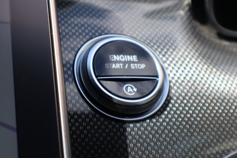 AMG Cクラス C43 4MATIC(BSG搭載ﾓﾃﾞﾙ)　現行型 Mercedes-AMGｴｸｽﾃﾘｱ＆ｲﾝﾃﾘｱ AMGﾅｲﾄPKG ﾚｰﾀﾞｰｾｰﾌﾃｨPKG ﾊﾟﾉﾗﾏSR 黒革 ｼｰﾄﾋｰﾀｰ ﾍﾞﾝﾁﾚｰﾀｰ MBUX ARﾅﾋﾞ地ﾃﾞｼﾞ 360度ｶﾒﾗ Burmester AppleCarPlay ﾘｱｱｸｽﾙｽﾃｱﾘﾝｸﾞ HUD AMG19ｲﾝﾁAW　新車保証