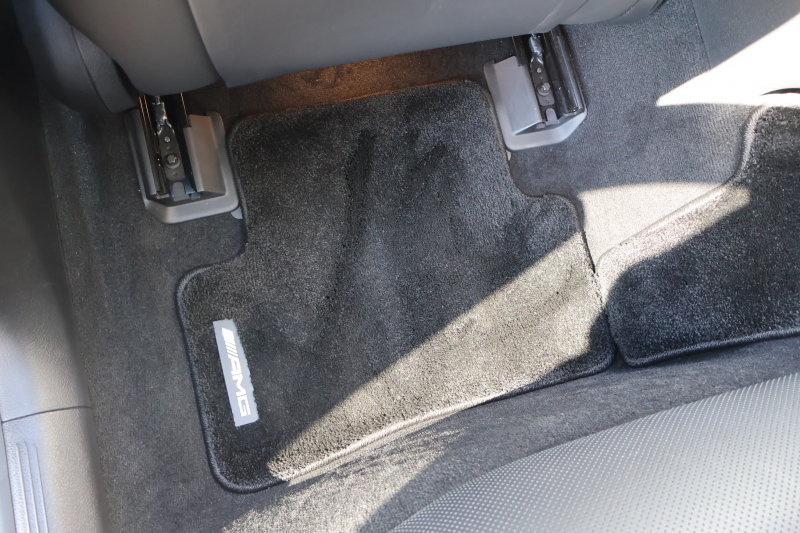 AMG Cクラス C43 4MATIC(BSG搭載ﾓﾃﾞﾙ)　現行型 Mercedes-AMGｴｸｽﾃﾘｱ＆ｲﾝﾃﾘｱ AMGﾅｲﾄPKG ﾚｰﾀﾞｰｾｰﾌﾃｨPKG ﾊﾟﾉﾗﾏSR 黒革 ｼｰﾄﾋｰﾀｰ ﾍﾞﾝﾁﾚｰﾀｰ MBUX ARﾅﾋﾞ地ﾃﾞｼﾞ 360度ｶﾒﾗ Burmester AppleCarPlay ﾘｱｱｸｽﾙｽﾃｱﾘﾝｸﾞ HUD AMG19ｲﾝﾁAW　新車保証