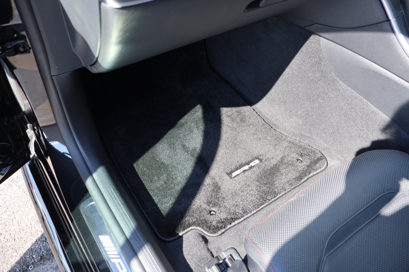 AMG Cクラス C43 4MATIC(BSG搭載ﾓﾃﾞﾙ)　現行型 Mercedes-AMGｴｸｽﾃﾘｱ＆ｲﾝﾃﾘｱ AMGﾅｲﾄPKG ﾚｰﾀﾞｰｾｰﾌﾃｨPKG ﾊﾟﾉﾗﾏSR 黒革 ｼｰﾄﾋｰﾀｰ ﾍﾞﾝﾁﾚｰﾀｰ MBUX ARﾅﾋﾞ地ﾃﾞｼﾞ 360度ｶﾒﾗ Burmester AppleCarPlay ﾘｱｱｸｽﾙｽﾃｱﾘﾝｸﾞ HUD AMG19ｲﾝﾁAW　新車保証