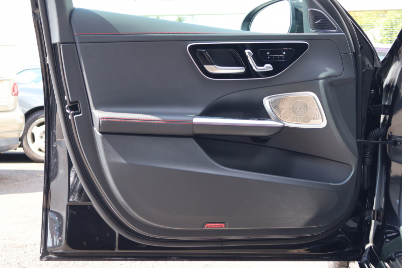 AMG Cクラス C43 4MATIC(BSG搭載ﾓﾃﾞﾙ)　現行型 Mercedes-AMGｴｸｽﾃﾘｱ＆ｲﾝﾃﾘｱ AMGﾅｲﾄPKG ﾚｰﾀﾞｰｾｰﾌﾃｨPKG ﾊﾟﾉﾗﾏSR 黒革 ｼｰﾄﾋｰﾀｰ ﾍﾞﾝﾁﾚｰﾀｰ MBUX ARﾅﾋﾞ地ﾃﾞｼﾞ 360度ｶﾒﾗ Burmester AppleCarPlay ﾘｱｱｸｽﾙｽﾃｱﾘﾝｸﾞ HUD AMG19ｲﾝﾁAW　新車保証