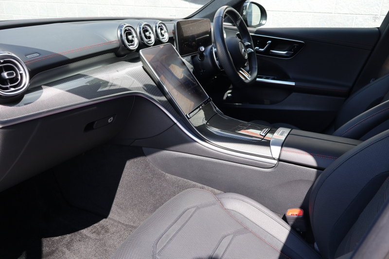 AMG Cクラス C43 4MATIC(BSG搭載ﾓﾃﾞﾙ)　現行型 Mercedes-AMGｴｸｽﾃﾘｱ＆ｲﾝﾃﾘｱ AMGﾅｲﾄPKG ﾚｰﾀﾞｰｾｰﾌﾃｨPKG ﾊﾟﾉﾗﾏSR 黒革 ｼｰﾄﾋｰﾀｰ ﾍﾞﾝﾁﾚｰﾀｰ MBUX ARﾅﾋﾞ地ﾃﾞｼﾞ 360度ｶﾒﾗ Burmester AppleCarPlay ﾘｱｱｸｽﾙｽﾃｱﾘﾝｸﾞ HUD AMG19ｲﾝﾁAW　新車保証