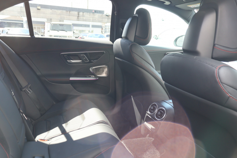 AMG Cクラス C43 4MATIC(BSG搭載ﾓﾃﾞﾙ)　現行型 Mercedes-AMGｴｸｽﾃﾘｱ＆ｲﾝﾃﾘｱ AMGﾅｲﾄPKG ﾚｰﾀﾞｰｾｰﾌﾃｨPKG ﾊﾟﾉﾗﾏSR 黒革 ｼｰﾄﾋｰﾀｰ ﾍﾞﾝﾁﾚｰﾀｰ MBUX ARﾅﾋﾞ地ﾃﾞｼﾞ 360度ｶﾒﾗ Burmester AppleCarPlay ﾘｱｱｸｽﾙｽﾃｱﾘﾝｸﾞ HUD AMG19ｲﾝﾁAW　新車保証