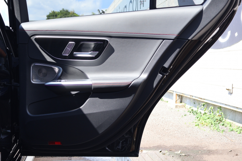 AMG Cクラス C43 4MATIC(BSG搭載ﾓﾃﾞﾙ)　現行型 Mercedes-AMGｴｸｽﾃﾘｱ＆ｲﾝﾃﾘｱ AMGﾅｲﾄPKG ﾚｰﾀﾞｰｾｰﾌﾃｨPKG ﾊﾟﾉﾗﾏSR 黒革 ｼｰﾄﾋｰﾀｰ ﾍﾞﾝﾁﾚｰﾀｰ MBUX ARﾅﾋﾞ地ﾃﾞｼﾞ 360度ｶﾒﾗ Burmester AppleCarPlay ﾘｱｱｸｽﾙｽﾃｱﾘﾝｸﾞ HUD AMG19ｲﾝﾁAW　新車保証