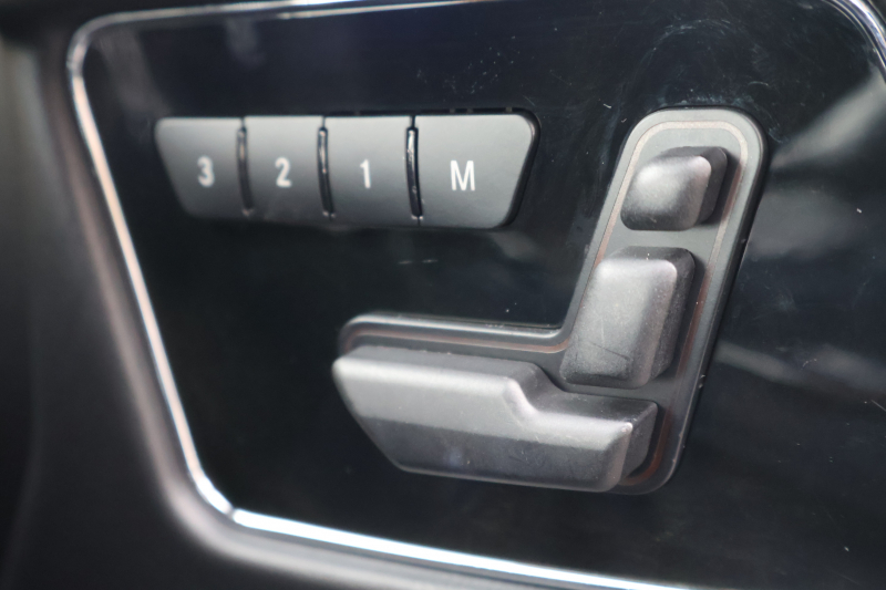 メルセデスベンツ Gクラス G350d　後期型 ﾗｸﾞｼﾞｭｱﾘｰPKG ｴｸｽﾃﾘｱｽﾃﾝﾚｽPKG ｸﾛｰﾑPKG ﾃﾞｨｽﾄﾛﾆｯｸ&BSM 7AT SR 茶革ｼｰﾄ ﾒﾓﾘｰ付Pｼｰﾄ 全席ﾋｰﾀｰ 純正8ｲﾝﾁﾜｲﾄﾞﾅﾋﾞ地ﾃﾞｼﾞ Bｶﾒﾗ harman/kardon LOGIC7ｻﾗｳﾝﾄﾞ appleCarplay AndroidAuto PTS ｷｾﾉﾝ AMG20ｲﾝﾁAW　2年保証