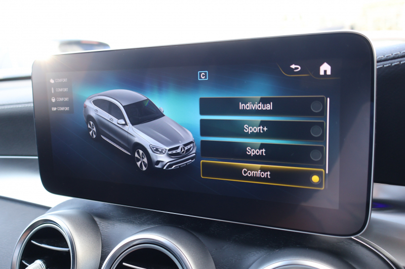 メルセデスベンツ GLCクーペ GLC220d 4MATIC ｸｰﾍﾟ AMGﾗｲﾝ　後期型 ﾚｻﾞｰｴｸｽｸﾙｰｼﾌﾞPKG ﾚｰﾀﾞｰｾｰﾌﾃｨPKG ｴｱﾊﾞﾗﾝｽPKG ﾊﾟﾉﾗﾏSR 黒革 ｼｰﾄﾋｰﾀ ﾍﾞﾝﾁﾚｰﾀ 純正10.25ｲﾝﾁﾅﾋﾞ地ﾃﾞｼﾞ ｺｯｸﾋﾟｯﾄDisp 360°ｶﾒﾗ Burmester 電動Rｹﾞｰﾄ HUD AMG19ｲﾝﾁAW　2年保証