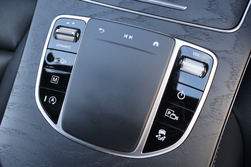 メルセデスベンツ GLCクーペ GLC220d 4MATIC ｸｰﾍﾟ AMGﾗｲﾝ　後期型 ﾚｻﾞｰｴｸｽｸﾙｰｼﾌﾞPKG ﾚｰﾀﾞｰｾｰﾌﾃｨPKG ｴｱﾊﾞﾗﾝｽPKG ﾊﾟﾉﾗﾏSR 黒革 ｼｰﾄﾋｰﾀ ﾍﾞﾝﾁﾚｰﾀ 純正10.25ｲﾝﾁﾅﾋﾞ地ﾃﾞｼﾞ ｺｯｸﾋﾟｯﾄDisp 360°ｶﾒﾗ Burmester 電動Rｹﾞｰﾄ HUD AMG19ｲﾝﾁAW　2年保証