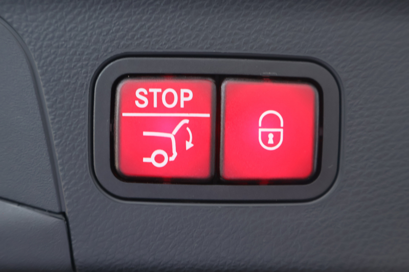 メルセデスベンツ GLCクーペ GLC220d 4MATIC ｸｰﾍﾟ AMGﾗｲﾝ　後期型 ﾚｻﾞｰｴｸｽｸﾙｰｼﾌﾞPKG ﾚｰﾀﾞｰｾｰﾌﾃｨPKG ｴｱﾊﾞﾗﾝｽPKG ﾊﾟﾉﾗﾏSR 黒革 ｼｰﾄﾋｰﾀ ﾍﾞﾝﾁﾚｰﾀ 純正10.25ｲﾝﾁﾅﾋﾞ地ﾃﾞｼﾞ ｺｯｸﾋﾟｯﾄDisp 360°ｶﾒﾗ Burmester 電動Rｹﾞｰﾄ HUD AMG19ｲﾝﾁAW　2年保証