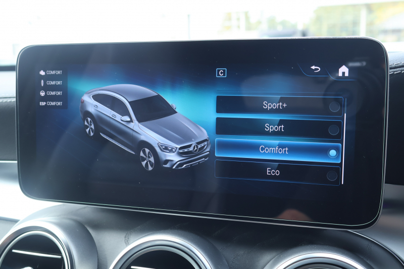 メルセデスベンツ GLCクーペ GLC220d 4MATIC ｸｰﾍﾟ AMGﾗｲﾝ　後期型 ﾚｻﾞｰｴｸｽｸﾙｰｼﾌﾞPKG ﾚｰﾀﾞｰｾｰﾌﾃｨPKG ｴｱﾊﾞﾗﾝｽPKG ｶﾞﾗｽSR 黒革 ｼｰﾄﾋｰﾀ ﾍﾞﾝﾁﾚｰﾀ 純正10.25ｲﾝﾁﾅﾋﾞ地ﾃﾞｼﾞ ｺｯｸﾋﾟｯﾄDisp 360°ｶﾒﾗ Burmester 電動Rｹﾞｰﾄ HUD AMG19ｲﾝﾁAW　2年保証