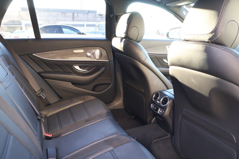 AMG Eクラス E43 4MATIC ｽﾃｰｼｮﾝﾜｺﾞﾝ　ｴｸｽｸﾙｰｼﾌﾞPKG ﾚｰﾀﾞｰｾｰﾌﾃｨPKG ｴｱﾊﾞﾗﾝｽPKG ﾊﾟﾉﾗﾏSR ｷｰﾚｽGO 黒ﾅｯﾊﾟ革 ｼｰﾄﾋｰﾀｰ ﾍﾞﾝﾁﾚｰﾀｰ 純正ﾅﾋﾞ地ﾃﾞｼﾞ 360°ｶﾒﾗ Burmesterｻﾗｳﾝﾄﾞ Applecarplay Android Auto 電動Rｹﾞｰﾄ HUD PTS AMG20ｲﾝﾁAW　2年保証