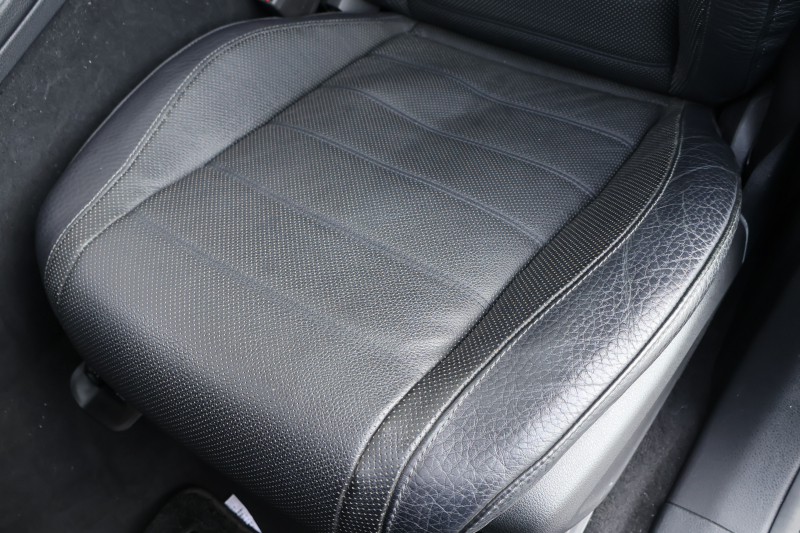 メルセデスベンツ GLS GLS580 4MATIC ｽﾎﾟｰﾂ(ISG搭載ﾓﾃﾞﾙ)　AMGﾗｲﾝ ﾚｰﾀﾞｰｾｰﾌﾃｨPKG ｴﾅｼﾞｬｲｼﾞﾝｸﾞPKG ﾊﾟﾉﾗﾏSR 黒革 ｼｰﾄﾋｰﾀｰ ﾍﾞﾝﾁﾚｰﾀｰ ｽﾃｱﾘﾝｸﾞﾋｰﾀｰ 純正12.3ｲﾝﾁﾅﾋﾞTV MBUX 360°ｶﾒﾗ Burmester 温冷機能付ｶｯﾌﾟﾎﾙﾀﾞｰ HUD LEDﾗｲﾄ AMG21ｲﾝﾁAW　2年保証