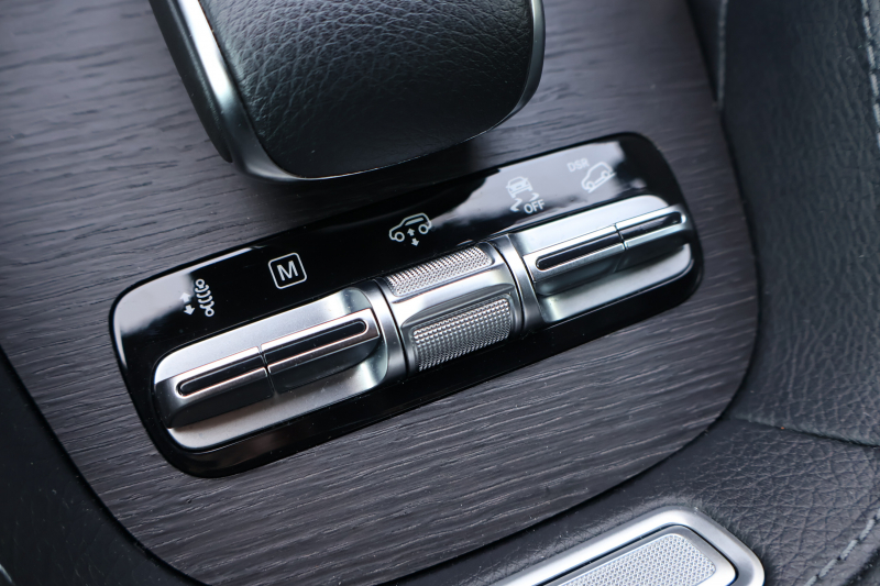 メルセデスベンツ GLS GLS580 4MATIC ｽﾎﾟｰﾂ(ISG搭載ﾓﾃﾞﾙ)　AMGﾗｲﾝ ﾚｰﾀﾞｰｾｰﾌﾃｨPKG ｴﾅｼﾞｬｲｼﾞﾝｸﾞPKG ﾊﾟﾉﾗﾏSR 黒革 ｼｰﾄﾋｰﾀｰ ﾍﾞﾝﾁﾚｰﾀｰ ｽﾃｱﾘﾝｸﾞﾋｰﾀｰ 純正12.3ｲﾝﾁﾅﾋﾞTV MBUX 360°ｶﾒﾗ Burmester 温冷機能付ｶｯﾌﾟﾎﾙﾀﾞｰ HUD LEDﾗｲﾄ AMG21ｲﾝﾁAW　2年保証