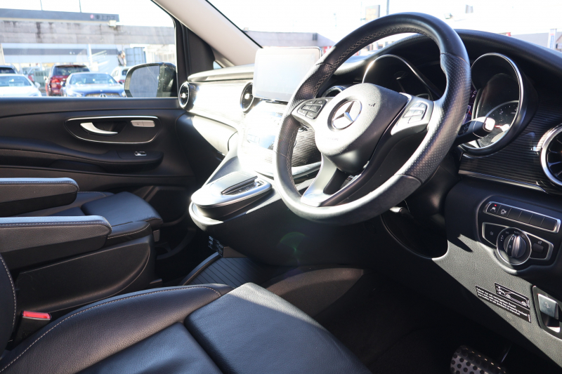 メルセデスベンツ Vクラス V220d ﾏﾙｺﾎﾟｰﾛﾎﾗｲｿﾞﾝ ﾚｰﾀﾞｰｾｰﾌﾃｨPKG　ﾎﾟｯﾌﾟｱｯﾌﾟﾙｰﾌ 最大5名就寝可能 回転式ｼｰﾄ 黒革 ｼｰﾄﾋｰﾀｰ ﾍﾞﾝﾁﾚｰﾀｰ MBUX 純正10.25ｲﾝﾁﾅﾋﾞ地ﾃﾞｼﾞ 360°ｶﾒﾗ 電動ﾃﾞｭｱﾙｽﾗｲﾄﾞﾄﾞｱ 電動Rｹﾞｰﾄ LEDﾍｯﾄﾞﾗｲﾄ 純正18ｲﾝﾁAW　新車保証